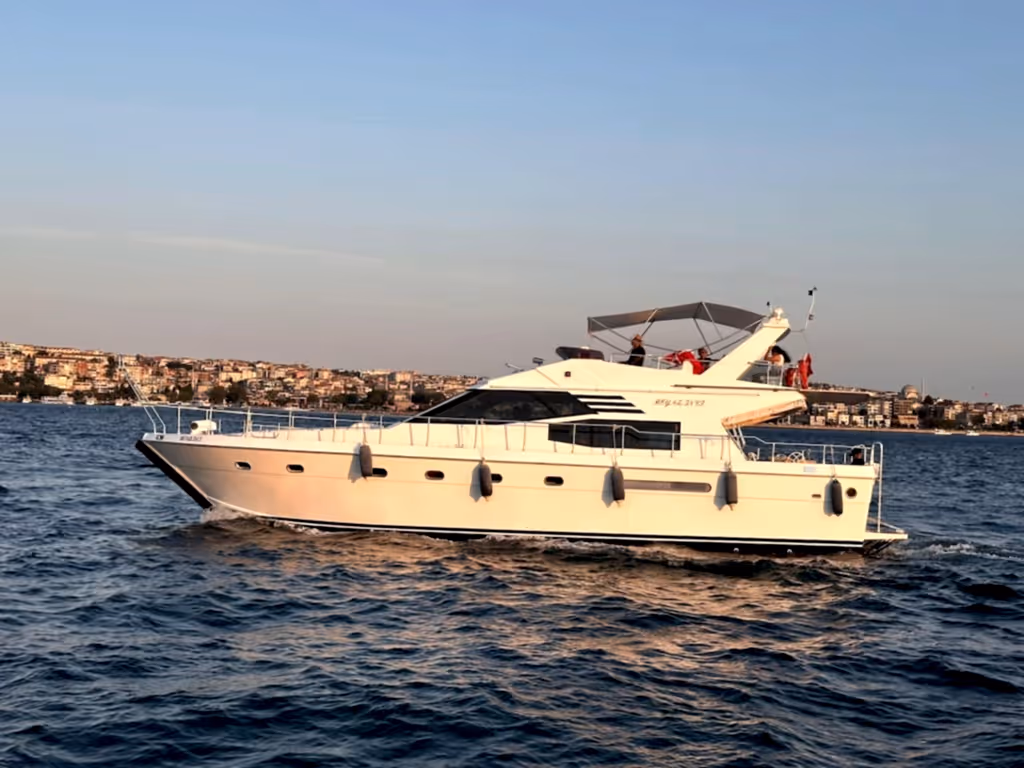 Beyaz İnci 1 Beyaz İnci - İstanbul Boğazı Yat Turu